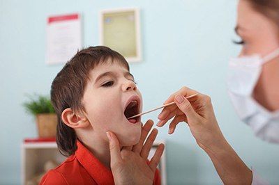 Ларинготрахеит у детей: причины, симптомы и лечение